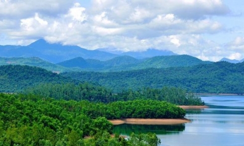 Du lịch hồ Phú Ninh