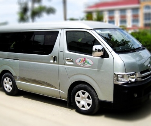 Thuê Xe du lịch Toyota Hiace 16 chỗ